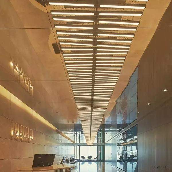 Lampa wisząca Vask w nowoczesnym stylu z regulacją kształtów