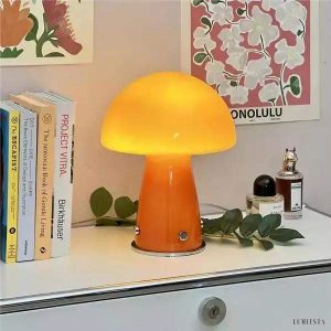 Lampka stołowa grzybek z dimmerem - lampa na jasnym tle