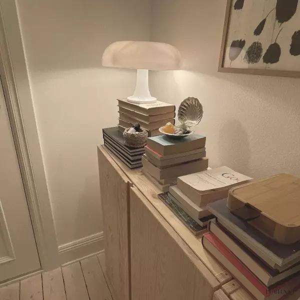 Lampa stołowa Nessino w kształcie grzyba modne oświetlenie