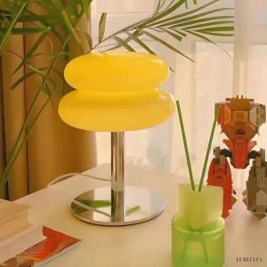 Lampka stołowa szklana minimalistyczna biała - podstawa i klosz w pełnym kadrze