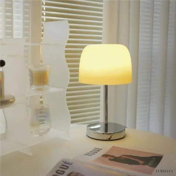 image_4-446.jpg Minimalistyczna lampa stołowa Bauhaus z kolorowym kloszem