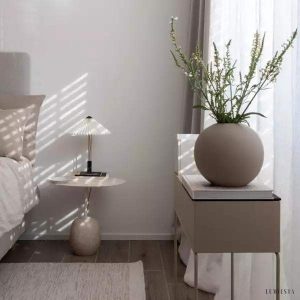 Lampka stołowa Matin z plisowanym kloszem w różnych kolorach