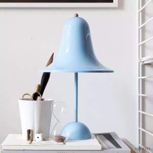 Lampka stołowa Pantop w kształcie dzwonu dostępna w różnych kolorach