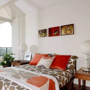 Lampa stołowa Nelson Lotus w stylu nowoczesnym