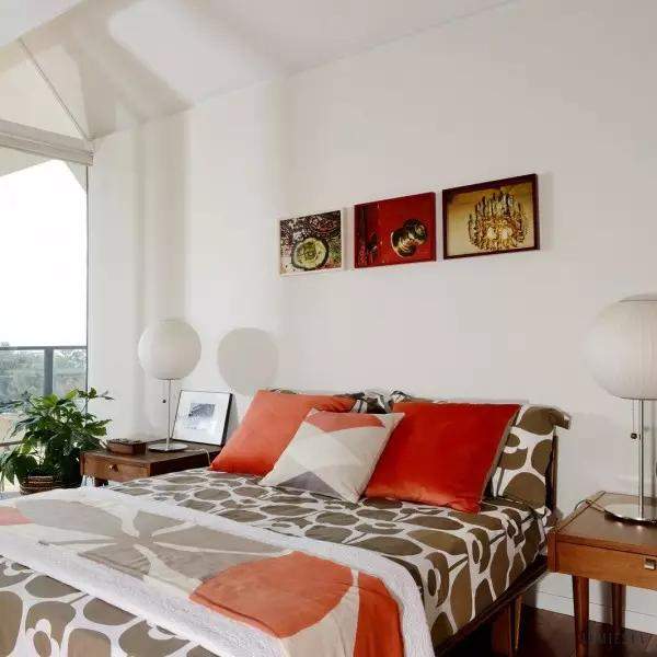 Lampa stołowa Nelson Lotus w stylu nowoczesnym