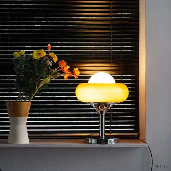 Stylowa lampa stołowa Bauhaus Egg Tart w minimalistycznym wzornictwie