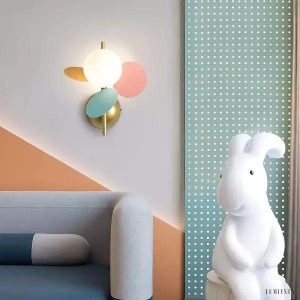 Kolorowa lampa ścienna w kształcie globu z liśćmi