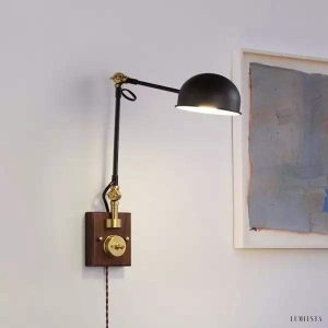 Lampa ścienna w stylu japońskim z regulowanym ramieniem