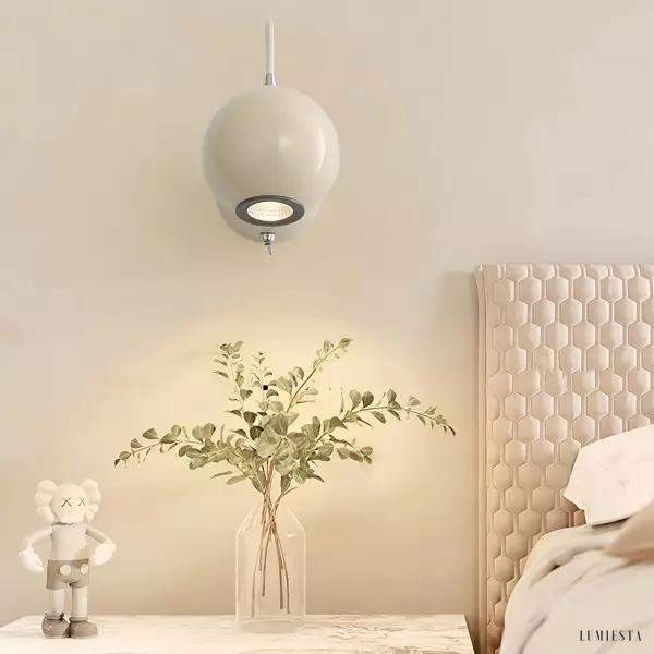 Lampa ścienna Magnetic Attractor Ball nowoczesna kremowa