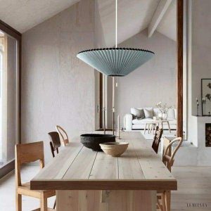 Modern pendant lamp shaped like fractured porcelain