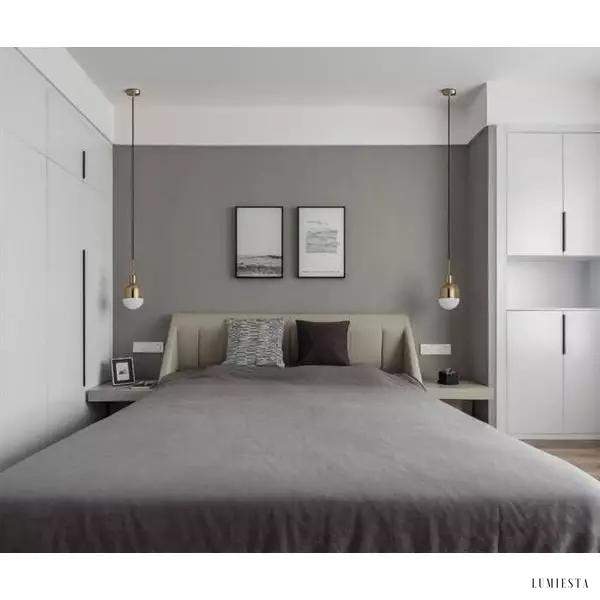 Lampa wisząca Niku złoty metalowy żyrandol szklany klosz