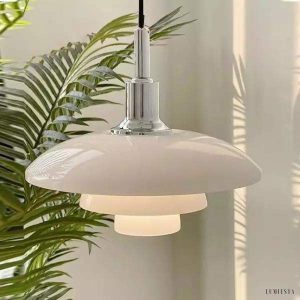 Poria - wielowarstwowa metalowa lampa wisząca biała, boczny widok klosza