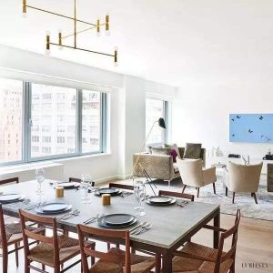 Lampa wisząca Atom w stylu industrialnym z metalowymi elementami