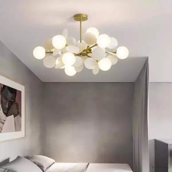 Lampa wisząca w kształcie kulek w pastelowych kolorach