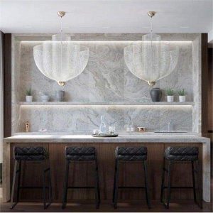 Srebrna lampa wisząca Meshmatics 60 cm, detal połączenia metalowych elementów