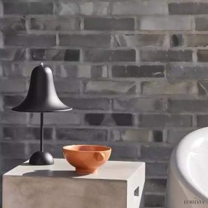 Lampka stołowa Pantop w kształcie dzwonu dostępna w różnych kolorach