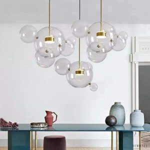 Lampa wisząca Bolle - detal szklanych bąbelków i zawieszenia