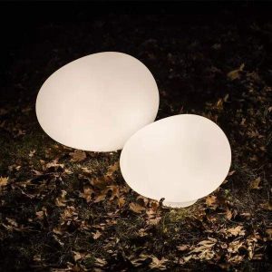 Lampa podłogowa Gregg w kształcie kamieni milowych