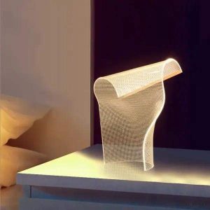Lampa stołowa z przezroczystego tworzywa spiralna GWEILO, widok z boku