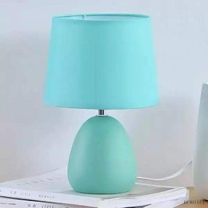 Kolorowa ceramiczna lampa stołowa, główne ujęcie produktu z pełną sylwetką