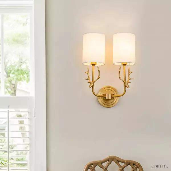 Lampka ścienna w kształcie głowy jelenia z mosiądzu