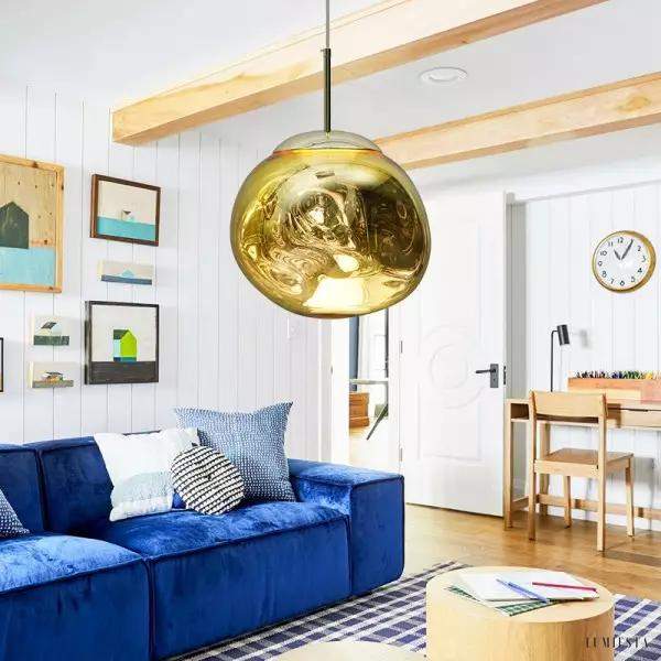 Lampa wisząca Eloru w stylu nowoczesnym, szklana kula widoczna od dołu