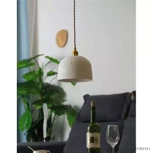 Ceramiczna lampa wisząca z kwiatowym wzorem, pełny widok produktu