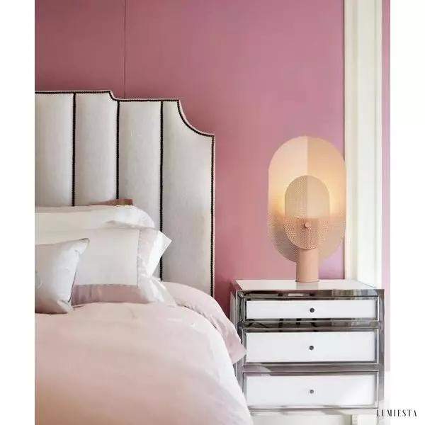 Stylowa lampa stołowa w kształcie filtra metalowego