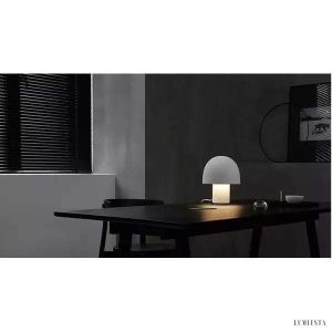Lampa stołowa grzybek - gładki klosz na stabilnej podstawie, nowoczesna linia