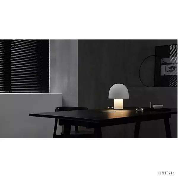 Lampa stołowa grzybek - gładki klosz na stabilnej podstawie, nowoczesna linia