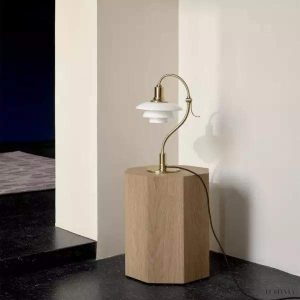 image_6-413.jpg Lampka stołowa w kształcie znaku zapytania z opalowym szkłem