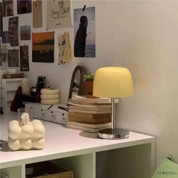 image_6-417.jpg Minimalistyczna lampa stołowa Bauhaus z kolorowym kloszem