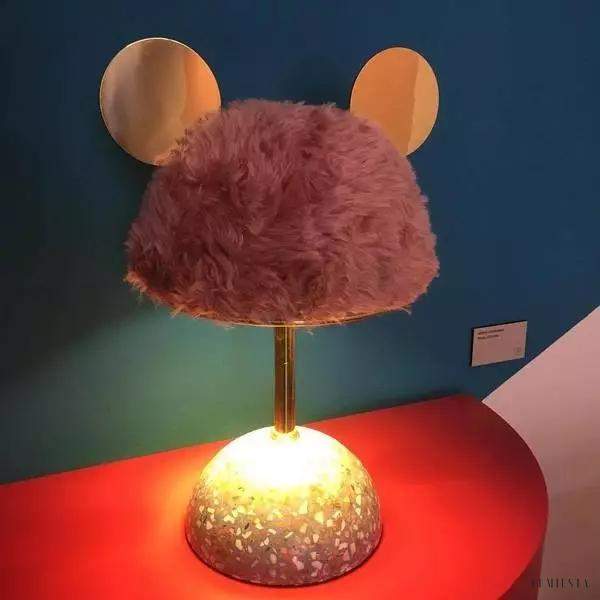 Lampka stołowa Minos z terazzo w stylu lat 70 z metalowymi akcentami