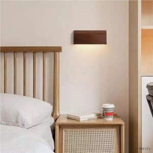 Nowoczesna minimalistyczna lampa ścienna prostokątna z drewna