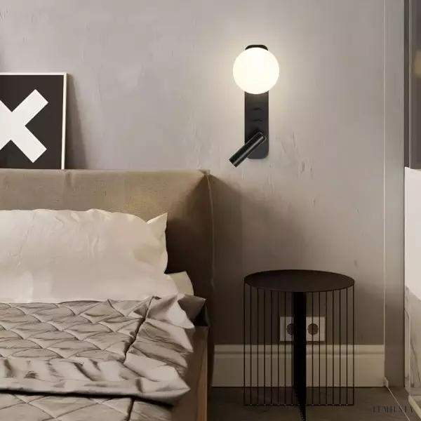 Lampa ścienna Zeppo Reader LED - ujęcie z lekkiego skosu