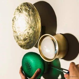 Lampa ścienna Gioielli w stylu nowoczesnym z metalową dekoracją