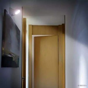 Lampa LED naścienna z czujnikiem ruchu nowoczesny design