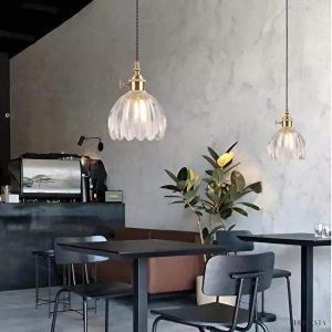 Flower-shaped pendant lamp inspired by Japan