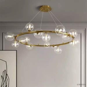 Lampa wisząca Mori z metalowymi kulkami, zbliżenie na dekoracyjny układ