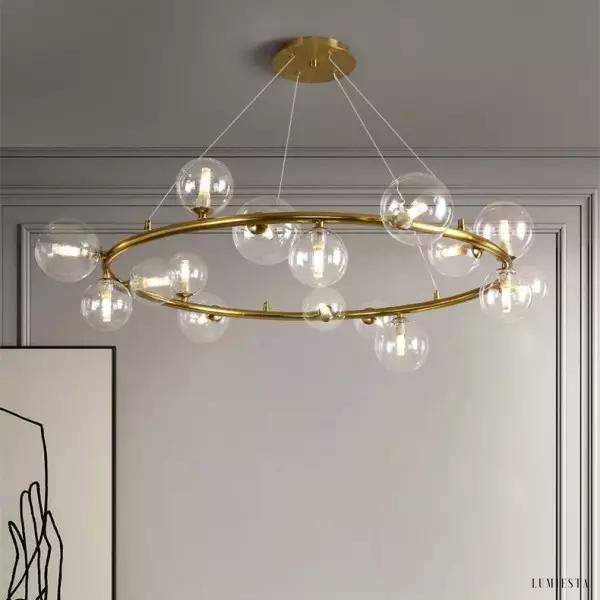Lampa wisząca Mori z metalowymi kulkami, zbliżenie na dekoracyjny układ
