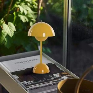 Stylish Bloom L9 Table Lamp with Dimmer