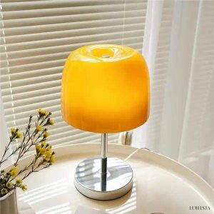 image_7-388.jpg Minimalistyczna lampa stołowa Bauhaus z kolorowym kloszem