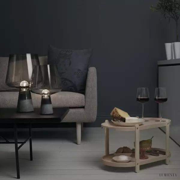 Lampa stołowa Leimu z ręcznie dmuchanego szkła i betonu