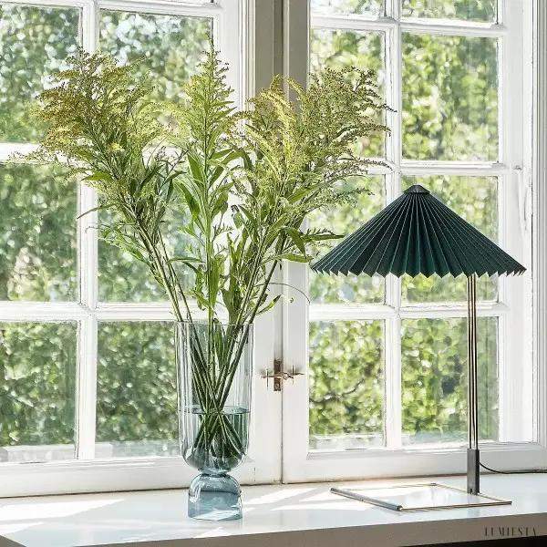 Lampka stołowa Matin z plisowanym kloszem w różnych kolorach