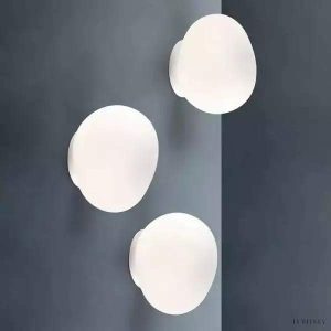 Lampa ścienna Ofisi nowoczesna z białym kloszem