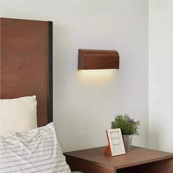 Nowoczesna minimalistyczna lampa ścienna prostokątna z drewna
