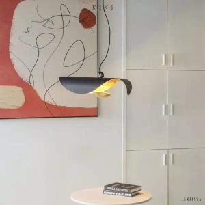 Lampa wisząca Lederam Manta z eleganckim kloszem