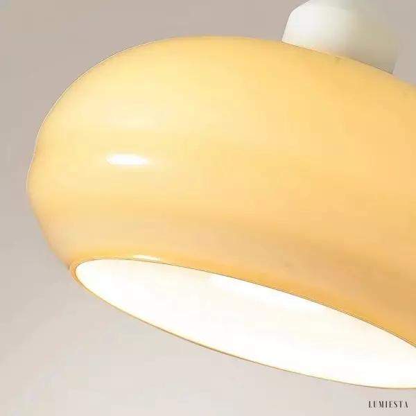 Nowoczesna szklana lampa wisząca w minimalistycznym stylu