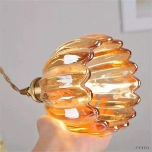 Flower-shaped pendant lamp inspired by Japan
