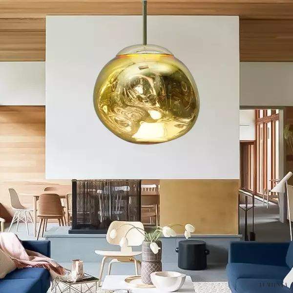 Lampa wisząca Eloru w nowoczesnej formie z kulistym szklanym kloszem